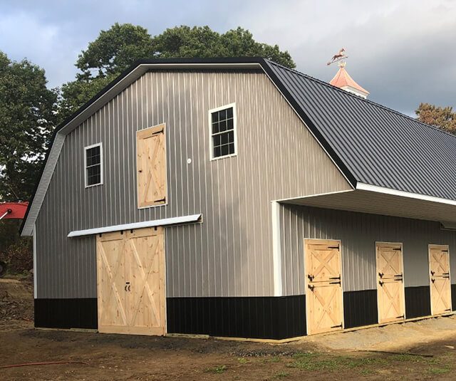 Barns / Horse Barns Featured Image